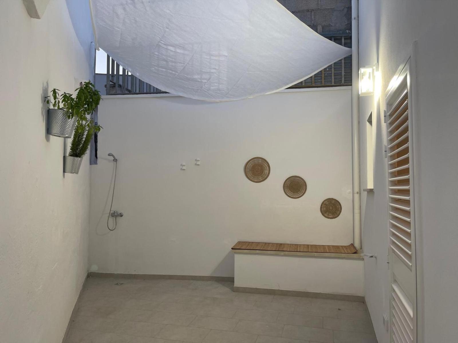 Cortile Carducci Hotel Racale Luaran gambar